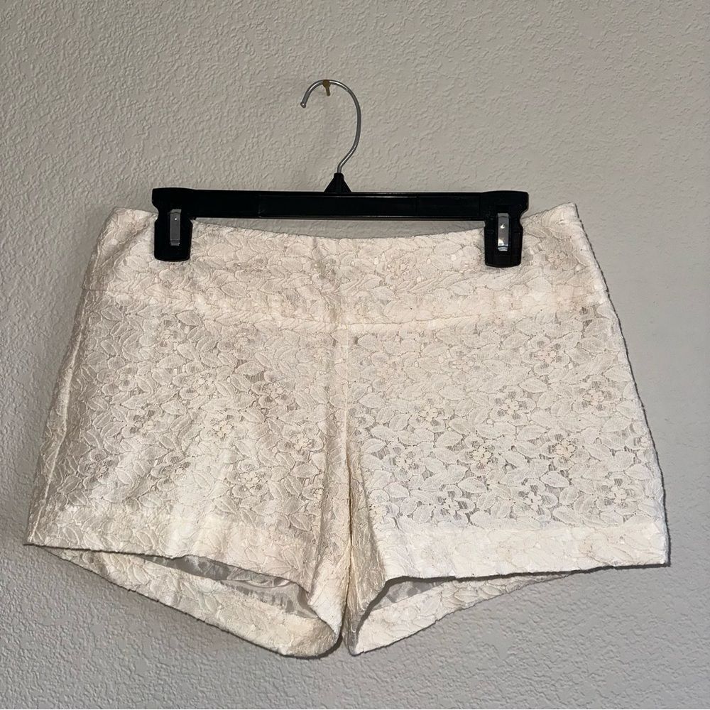 Cream Lace Detail shorts